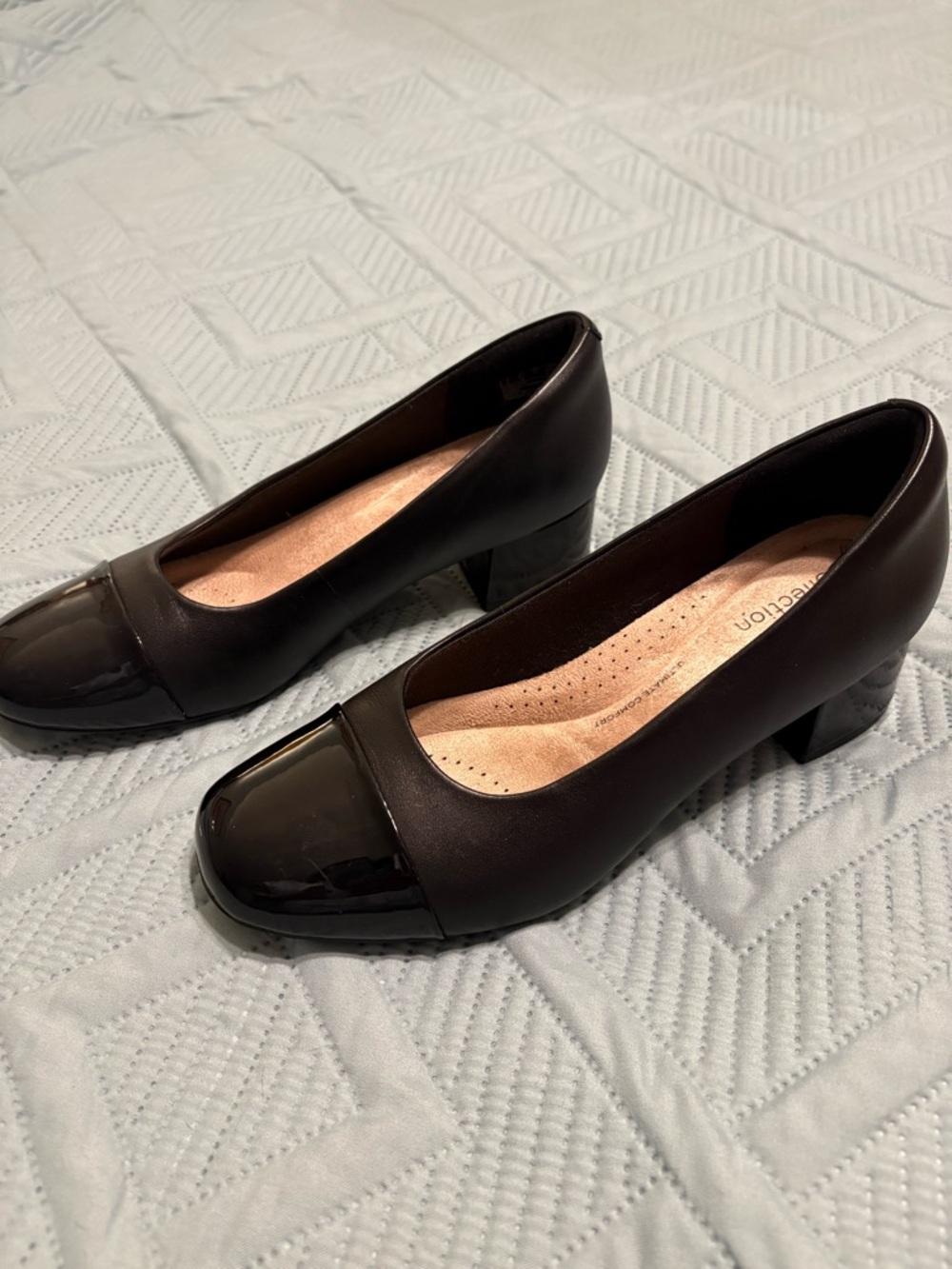 Clarks Marilyn Sara Womens Heels Sz 7 M Black Leather Slip On Block Heel